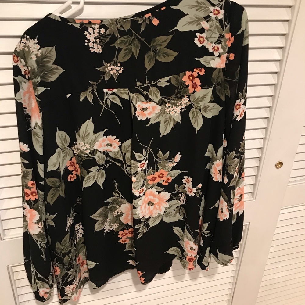 Floral top - Picture 2 of 2